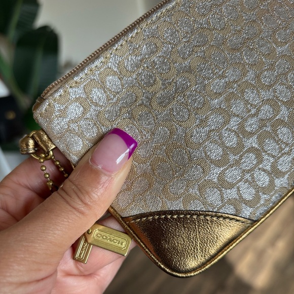 🌟⭐️✨VTG COACH Special Edition Signature Lurex Wristlet✨⭐️🌟 - Picture 6 of 12